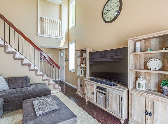 4th image of 945 Sandpiper Ct