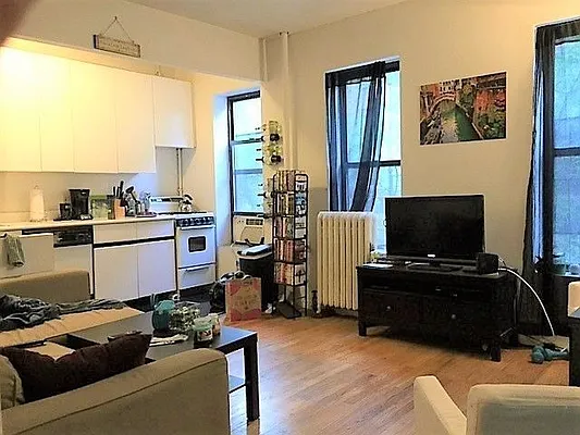 Rented by Dynamik Realty | media 7