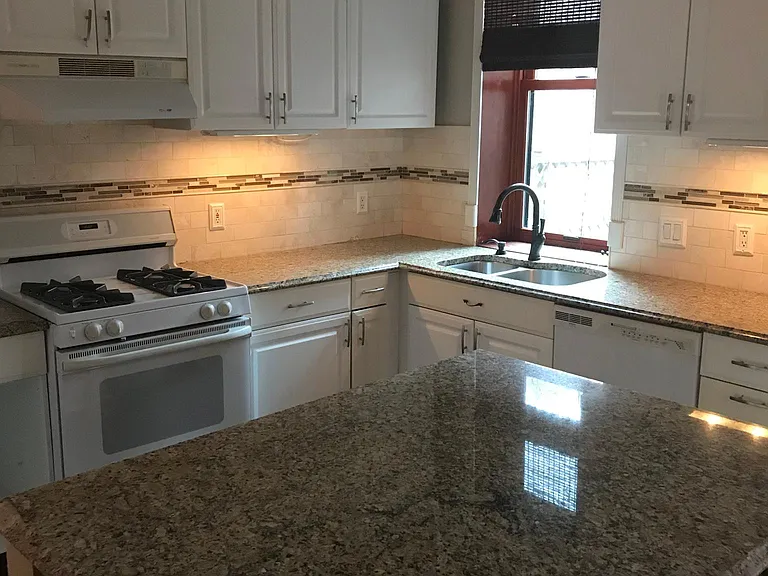 1037 Garvin Pl — Photo 16