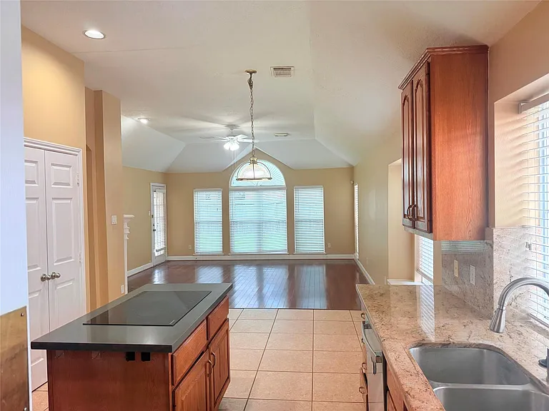 5010 Rebel Ridge Dr — Photo 4