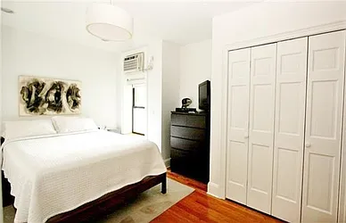 Rented by R New York