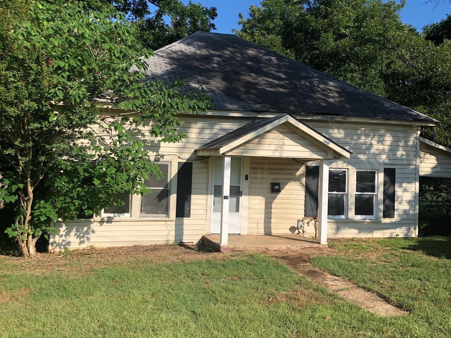 521 NW Front St, Vivian, LA 71082 Zillow