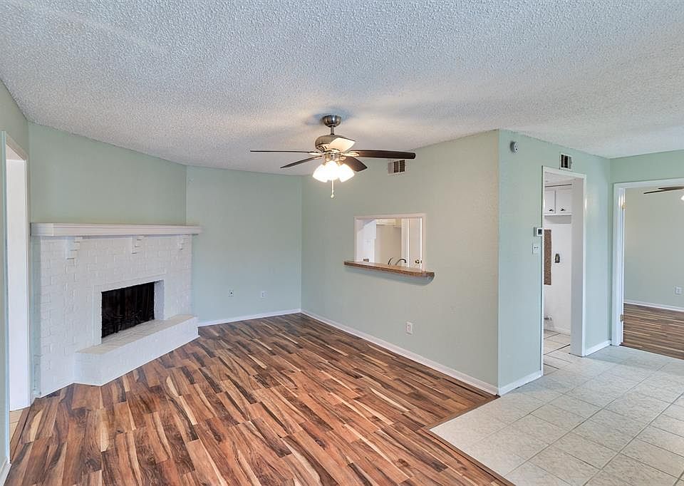 1st image of 1516 Bay Area Blvd APT M4