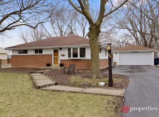 29 Crescent Rd, Lake Zurich, IL 60047