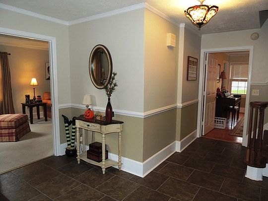 2nd image of 1217 Memorial Dr