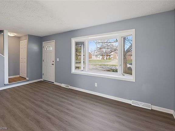 2nd image of 727 Fairwood Blvd