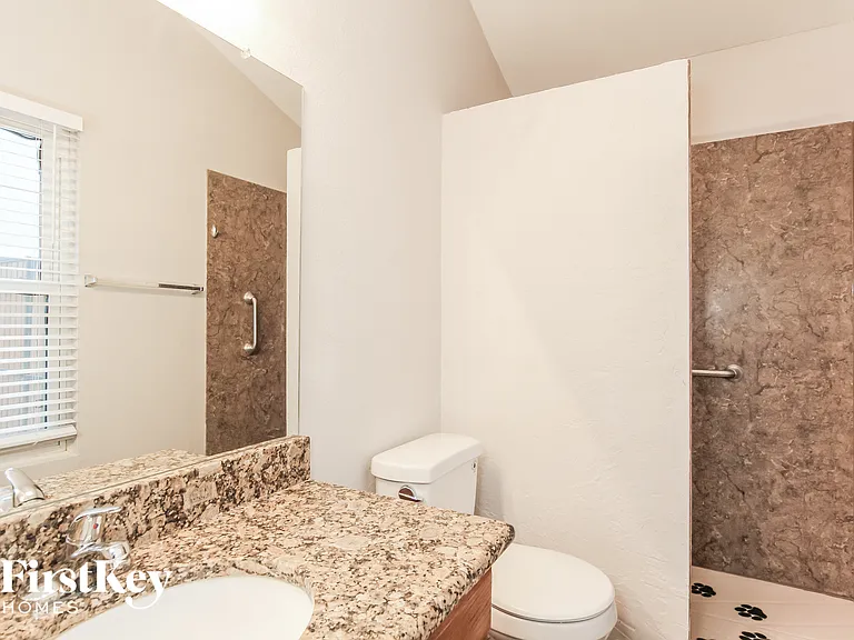 13269 N 56th Ave — Photo 10