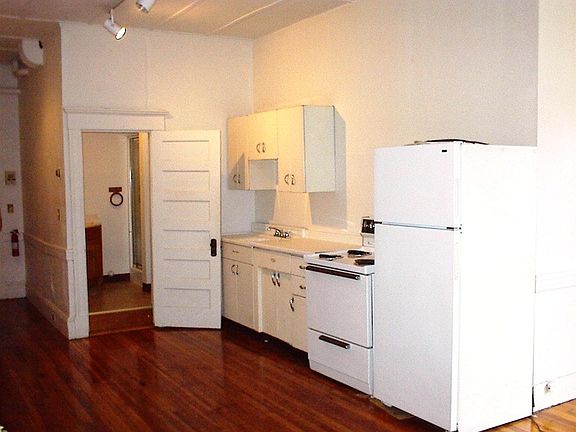 5th image of 46 Main St APT 2