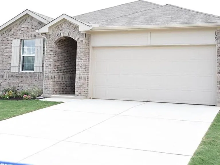 120 Fair Anne Dr — Photo 1