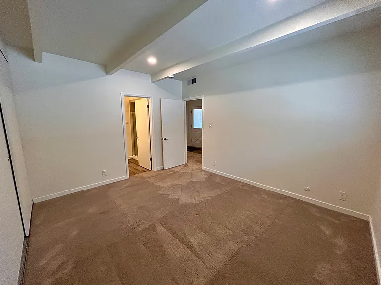 3543-3559 Wildwood Ln #3548 — Photo 14