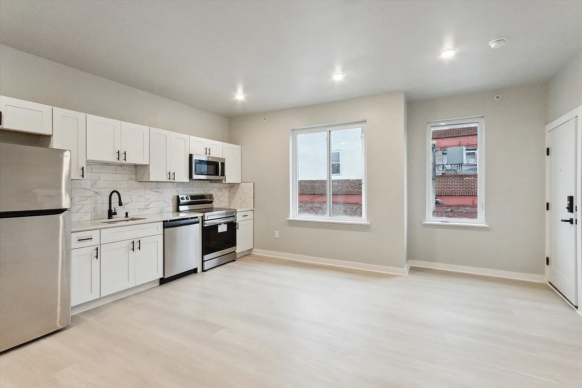 Building Photo - 316 S 52nd St