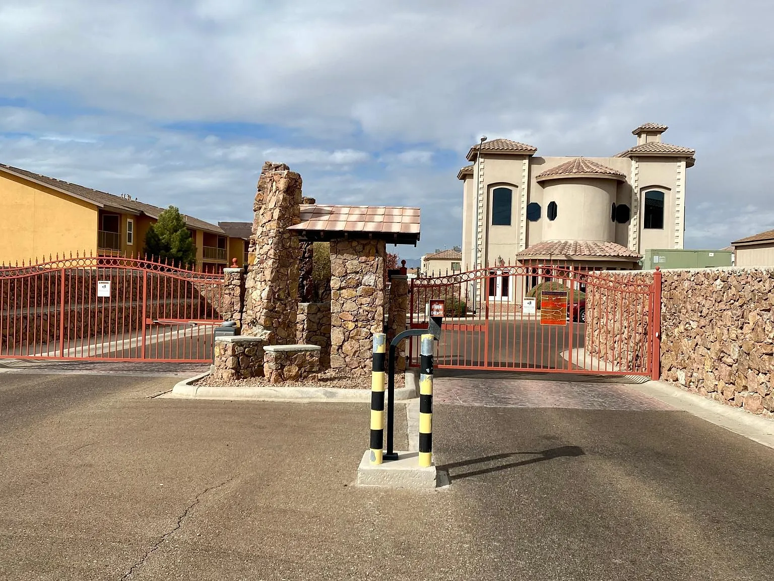 12228 Costa Brava Pl — Photo 2