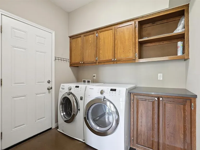 6904 Peppervine Cv — Photo 25