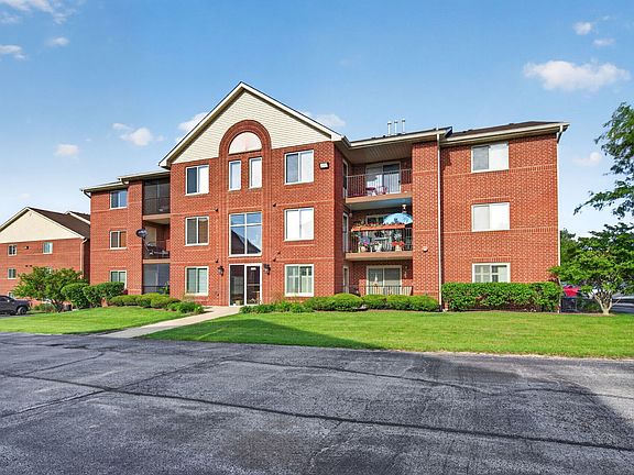 2nd image of 6955 Heritage Cir #3-1C