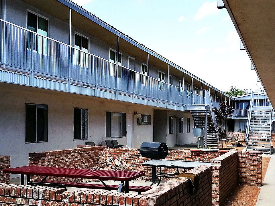 1st image of 900 Valencia Dr SE APT 28