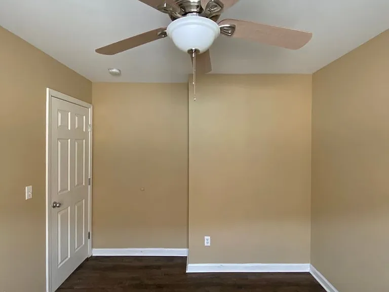 525 Fox Run Cir — Photo 13