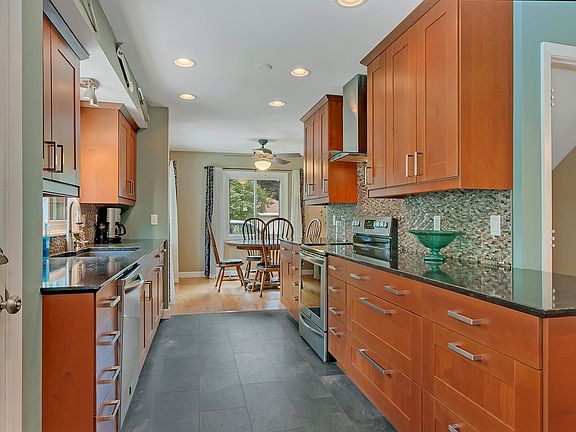 3rd image of 7527 Newton Ave S