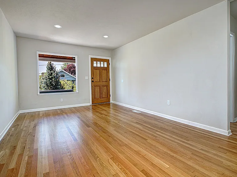 4120 Interlake Ave N — Photo 13