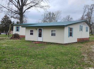 817 Blacksop Rd, Du Quoin, IL 62832