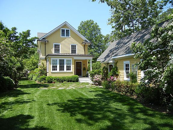5th image of 24 Middle Dr