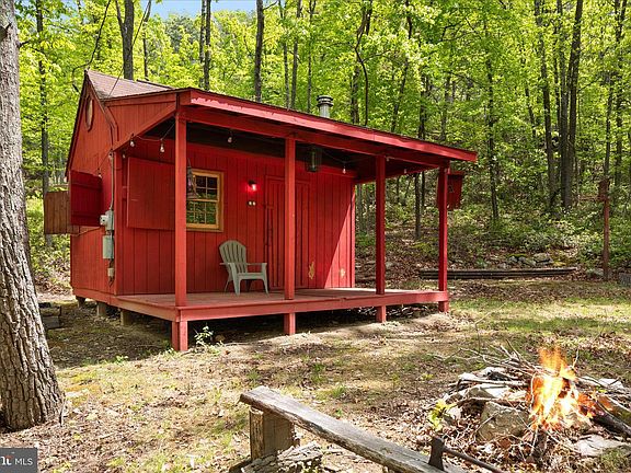 4th image of 551 Sawlog Rd