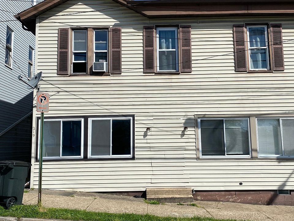 1st image of 219 W 3rd Ave