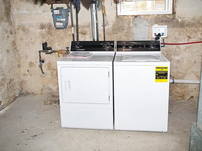 Washer and dryer (newer) in basement