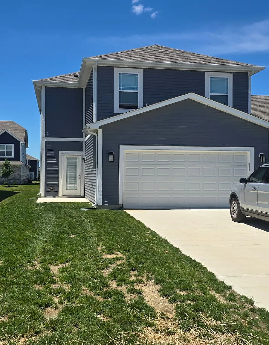 4 bed, 2119 sqft, $2,500 — Photo 2