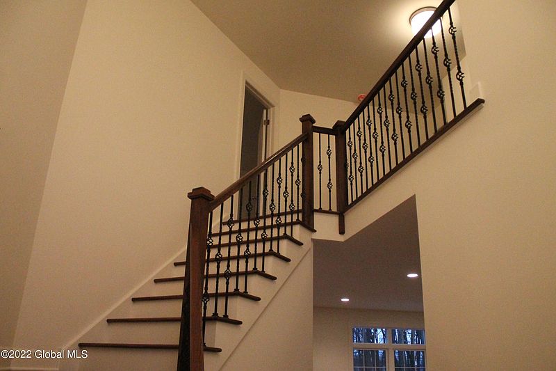 5th image of 40 WATERFORD Avenue