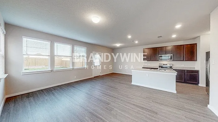 3 bed, 2.5 bath, 1691 sqft, $1,775 — Photo 3