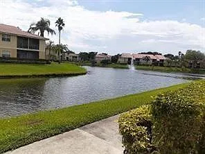 Building Photo - 1227 SW 46th Ave #303