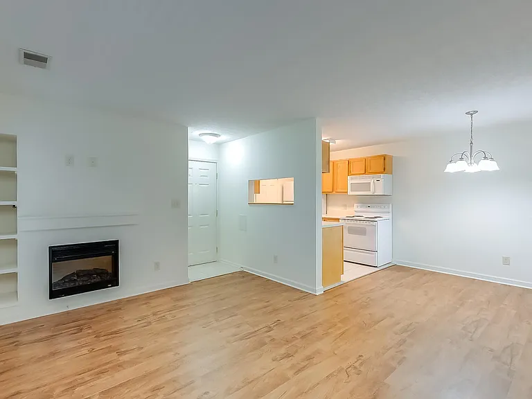 Forest Creek Apartments — Photo 40