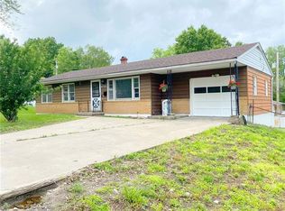 9722 E 13th South St, Independence, MO 64052