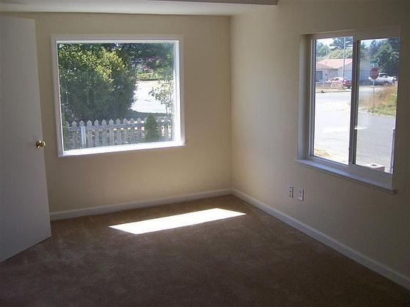 3rd image of 969 Murphy Ave
