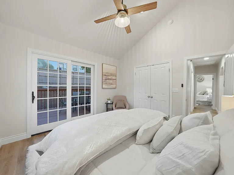 3426 Pierson St — Photo 12