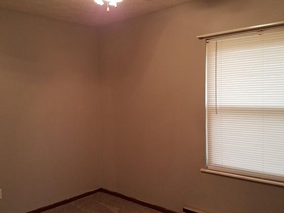 4th image of 1835 Matheny Ave
