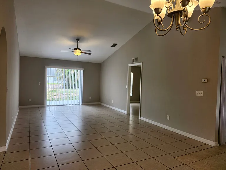1110 Hightower Ave S — Photo 5