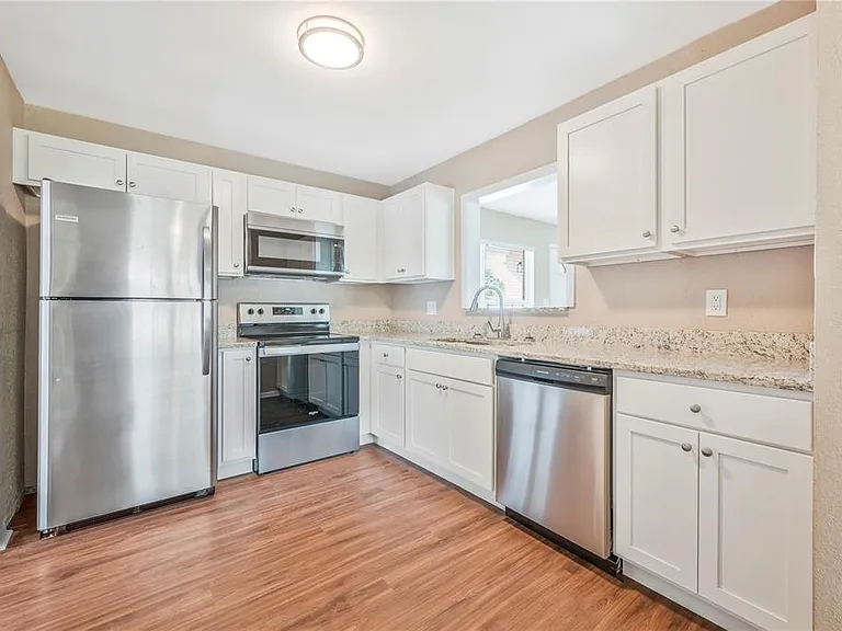 5737 Cortez Dr — Photo 49