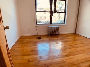21-31 27th St #A1, Astoria, NY 11105