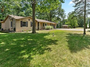 400 Shaw Ct, Milford, MI 48380