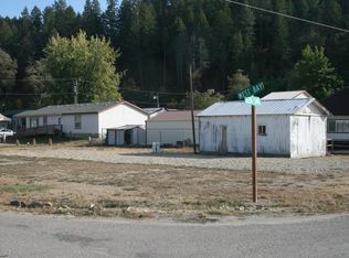 3794 W Bay Rd, Loon Lake, WA 99148