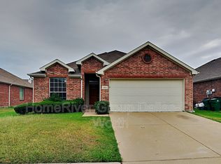 8905 Yosemite Trl, Aubrey, TX 76227