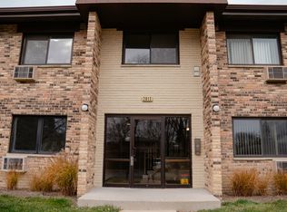 2612 N Windsor Dr Unit 201, Arlington Heights, IL