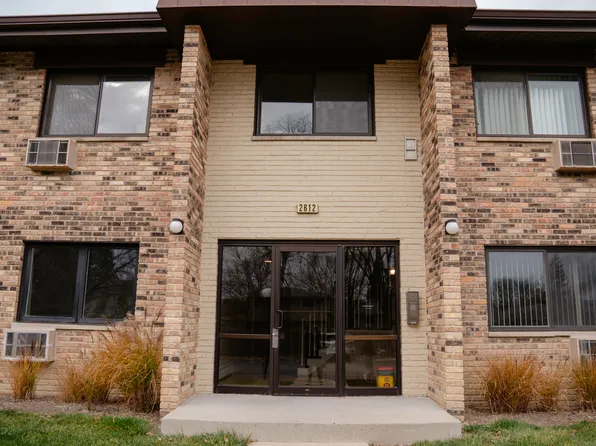 2612 N Windsor Dr Unit 201, Arlington Heights, IL 60004