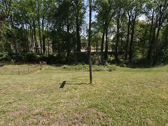 5th image of 2213 Gerald St