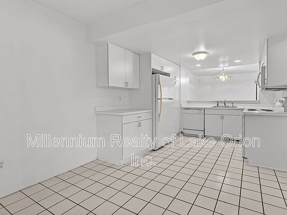 5th image of 5611 Drake Hollow Dr W