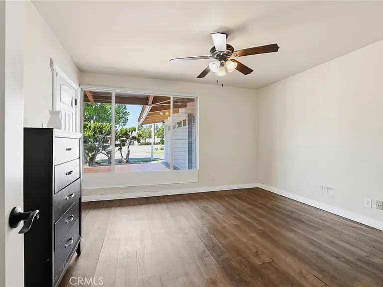 6732 Wooster Ave — Photo 18