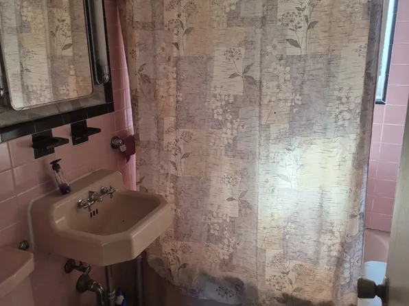 122-12 6th Avenue image 6 of 7