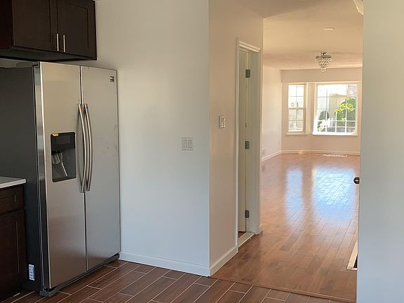 4th image of 117A Hett Ave