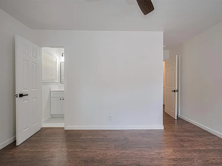 2112 Walnut Ln — Photo 13